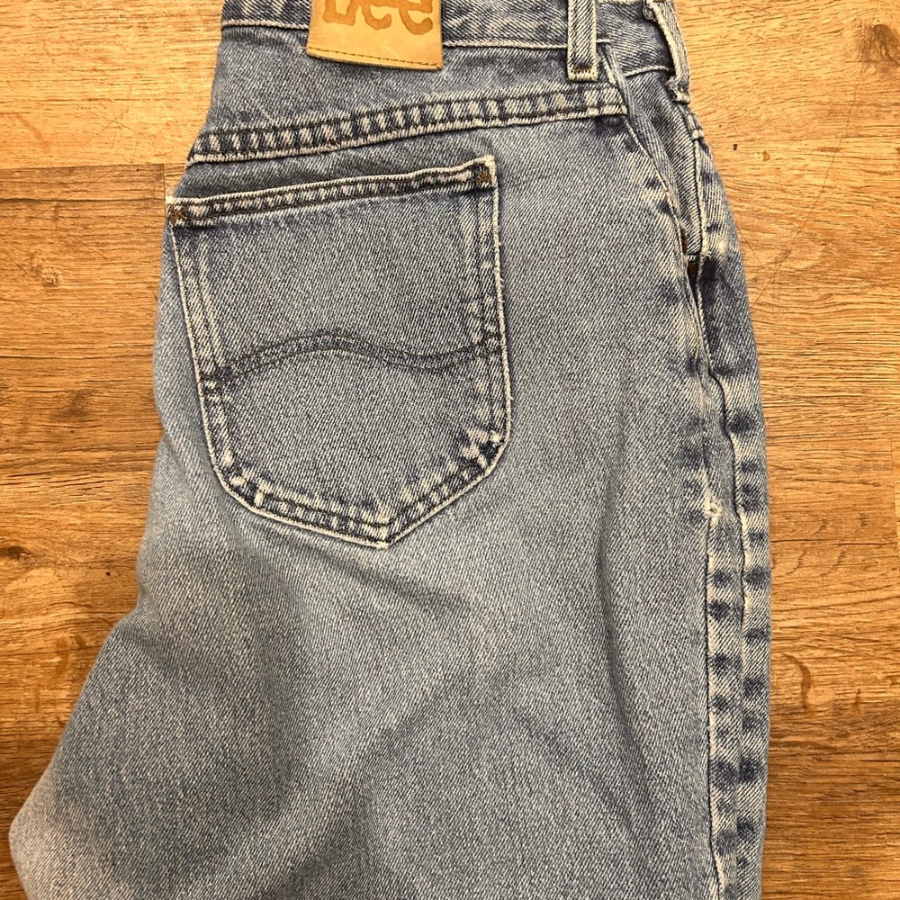 Vintage Lee 1889 Women’s 32x27 Petite Mom Blue Jeans